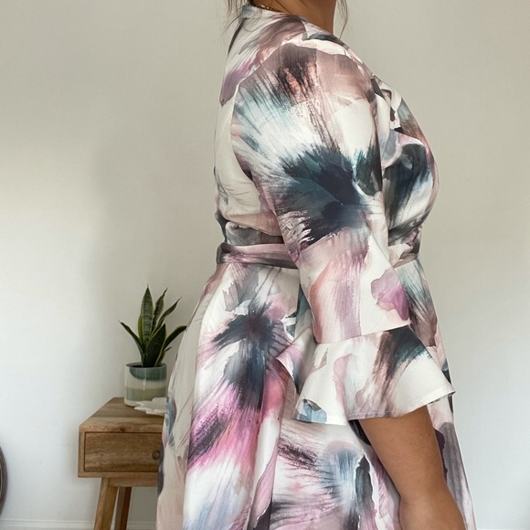 Floral Printed Dress with Fluted Sleeve - Picture 5 of 8